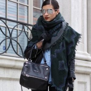 Wilfred Aritzia Rare! Blanket scarf